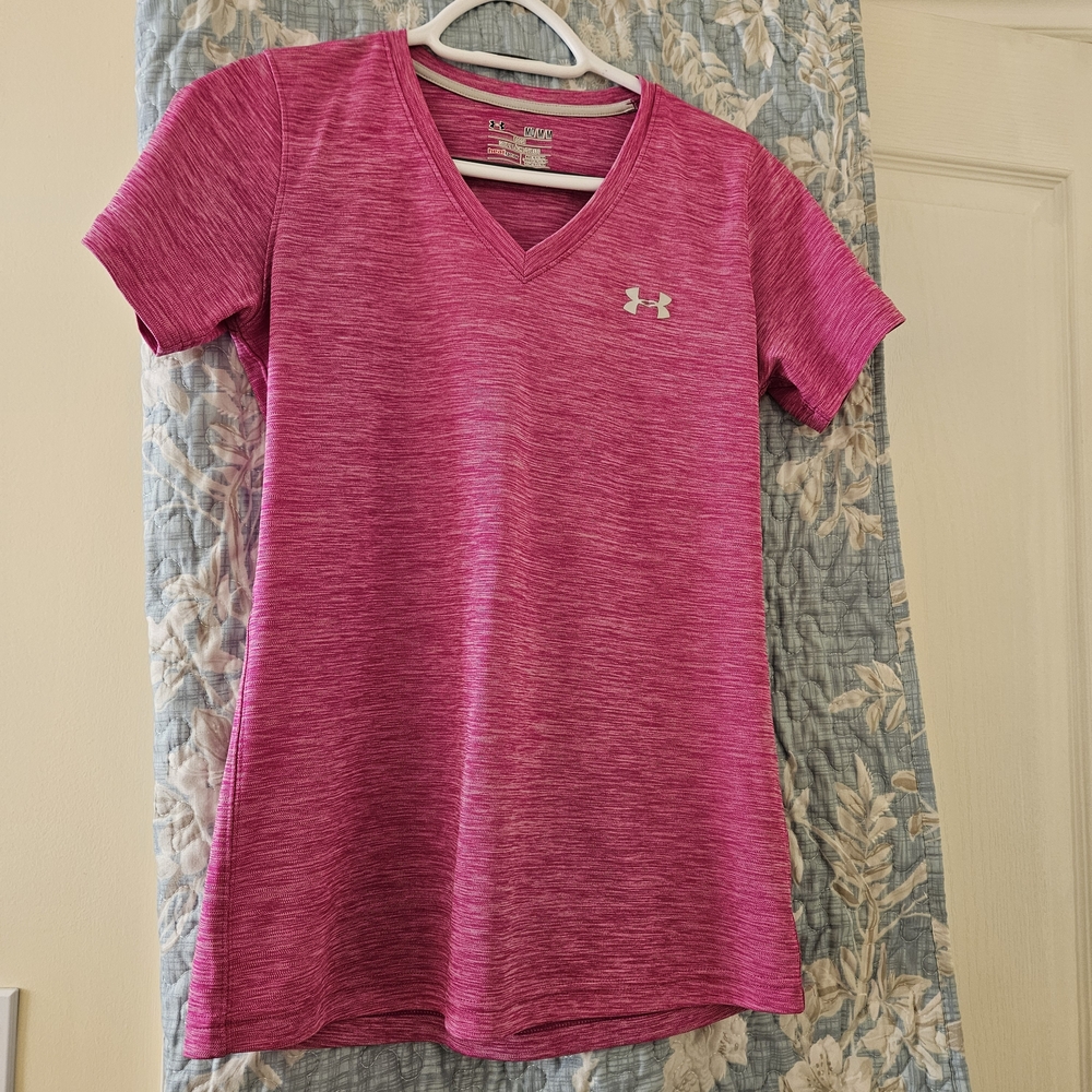 Under Armour Women’s V-Neck Performance Tee - Pink